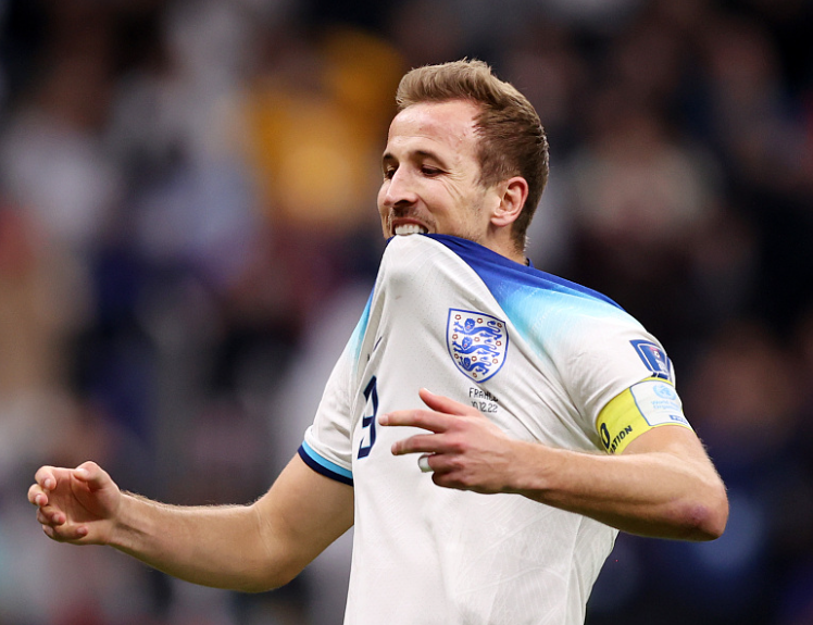 凱恩拜仁征程中的未來(lái)走向：解約金、紀(jì)錄與轉(zhuǎn)會(huì)傳聞