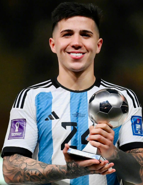 恩佐更換經紀公司，新東家背景引關注